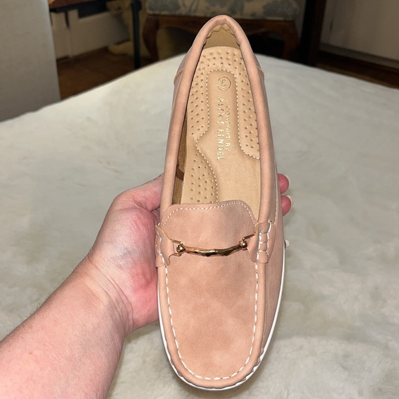 Alexis Bendel Blush Tan w/Gold Hardware Slip-on Loafer Boat shoes womens:6 - Picture 7 of 12
